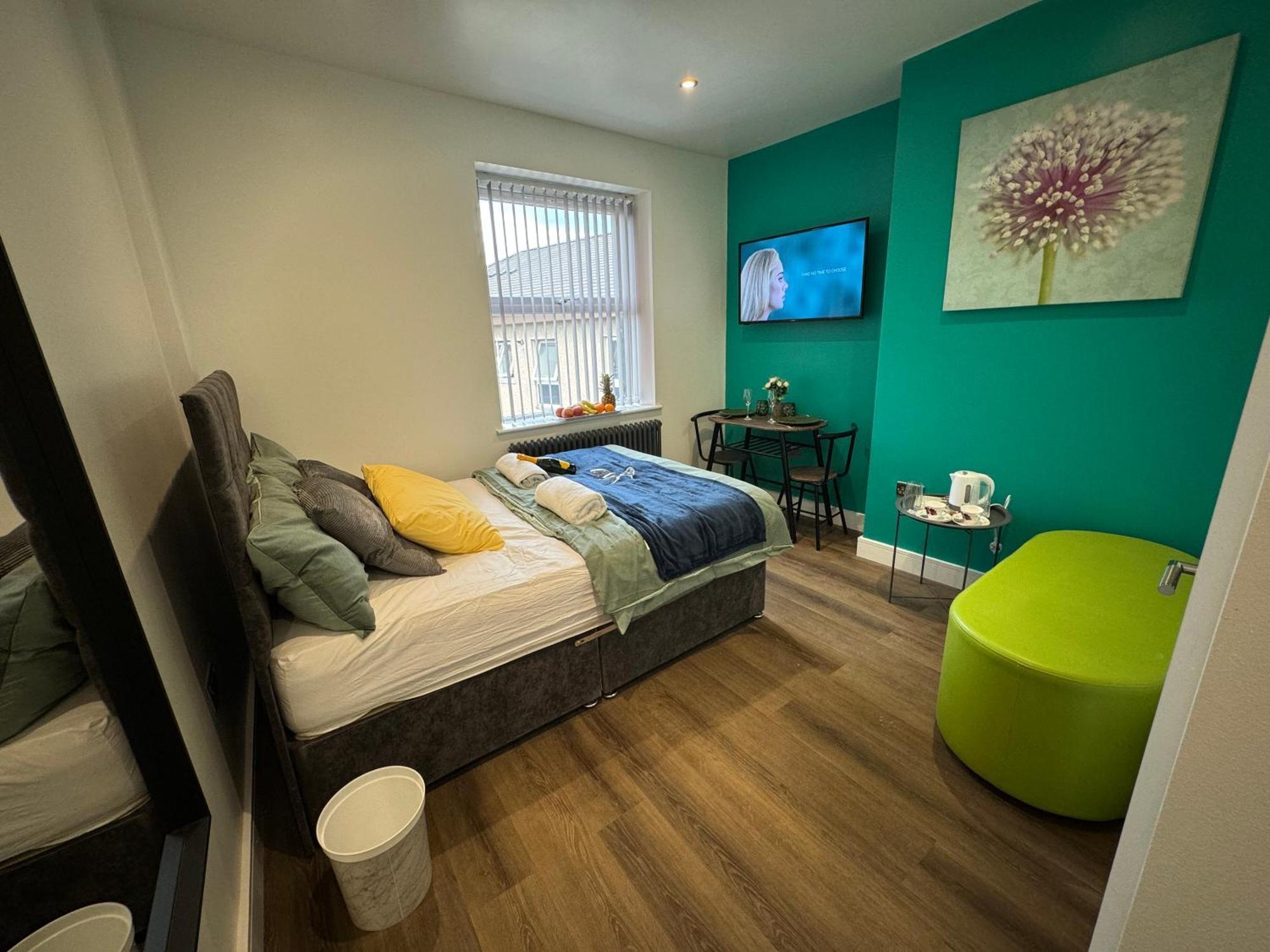 Southgate Luxury Apartments Elland Exterior photo