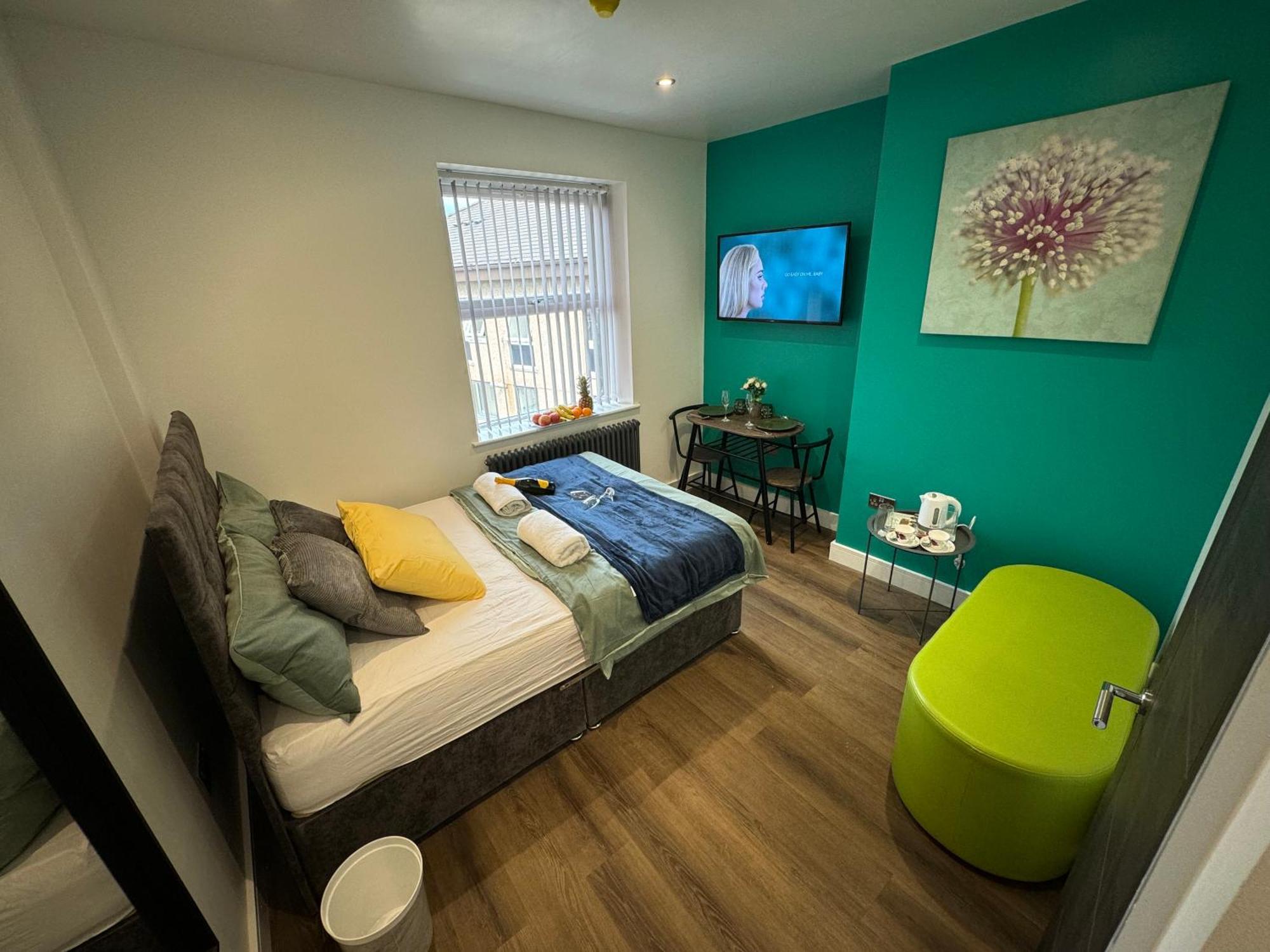 Southgate Luxury Apartments Elland Exterior photo