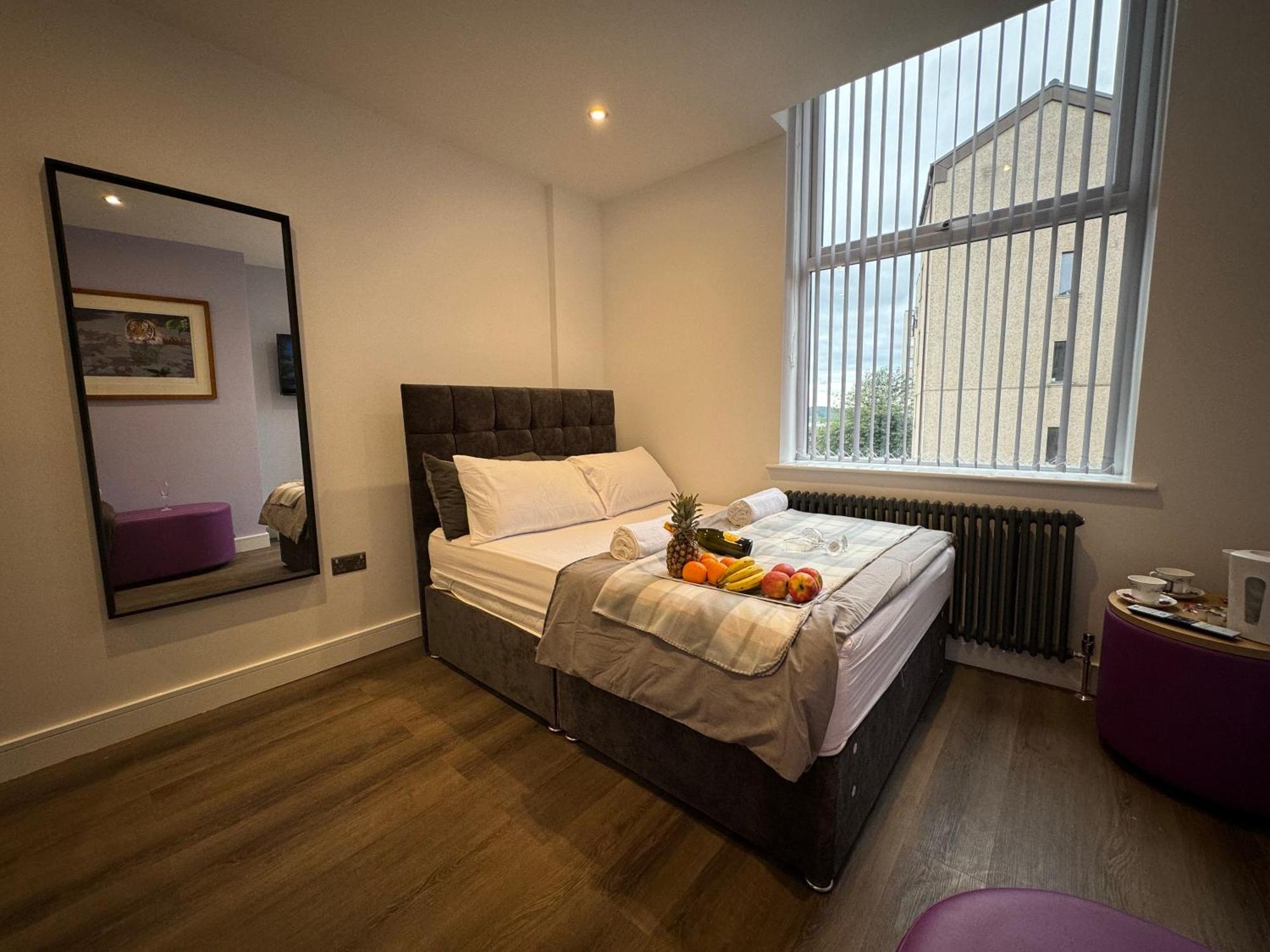 Southgate Luxury Apartments Elland Exterior photo