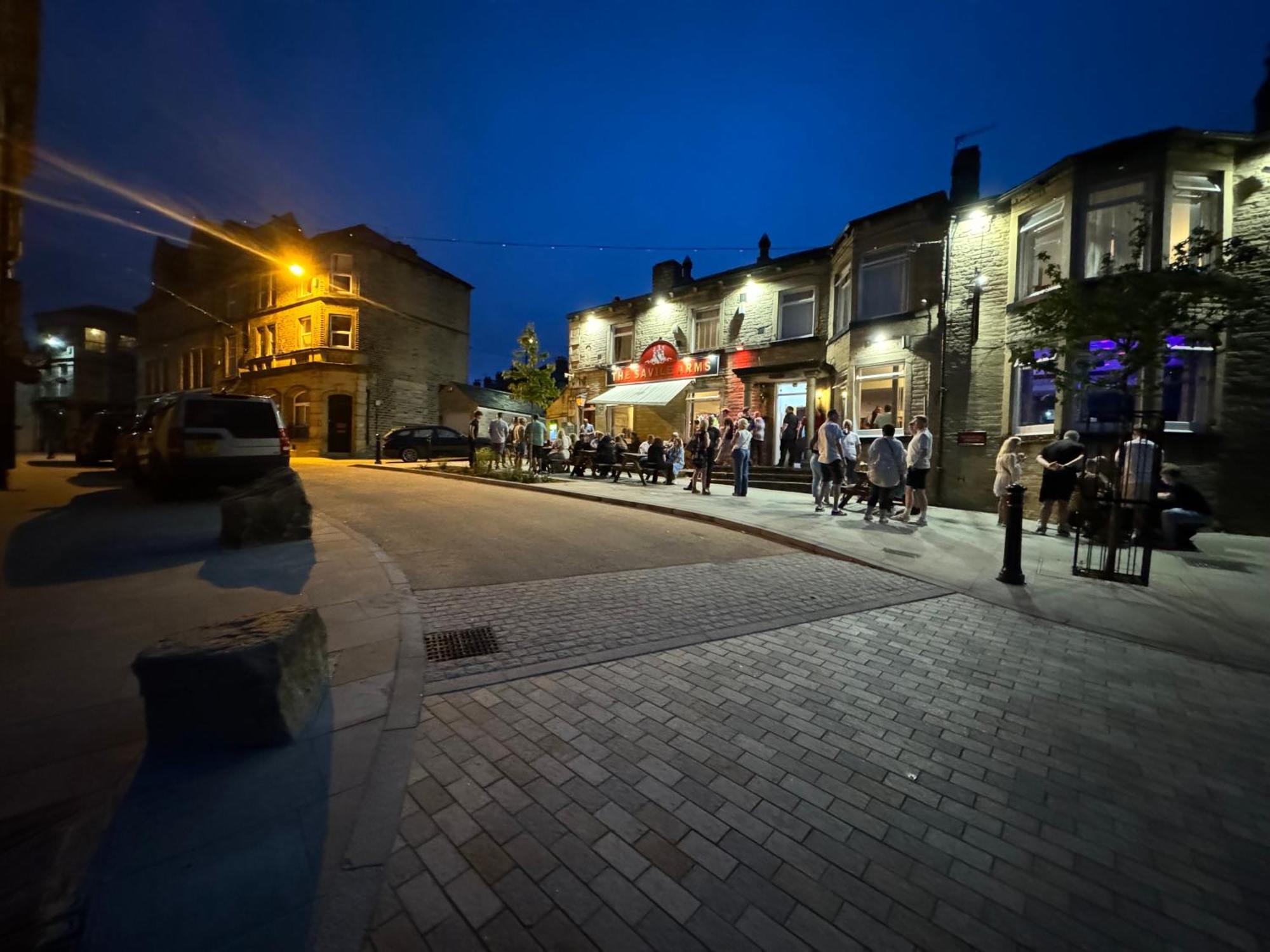 Southgate Luxury Apartments Elland Exterior photo