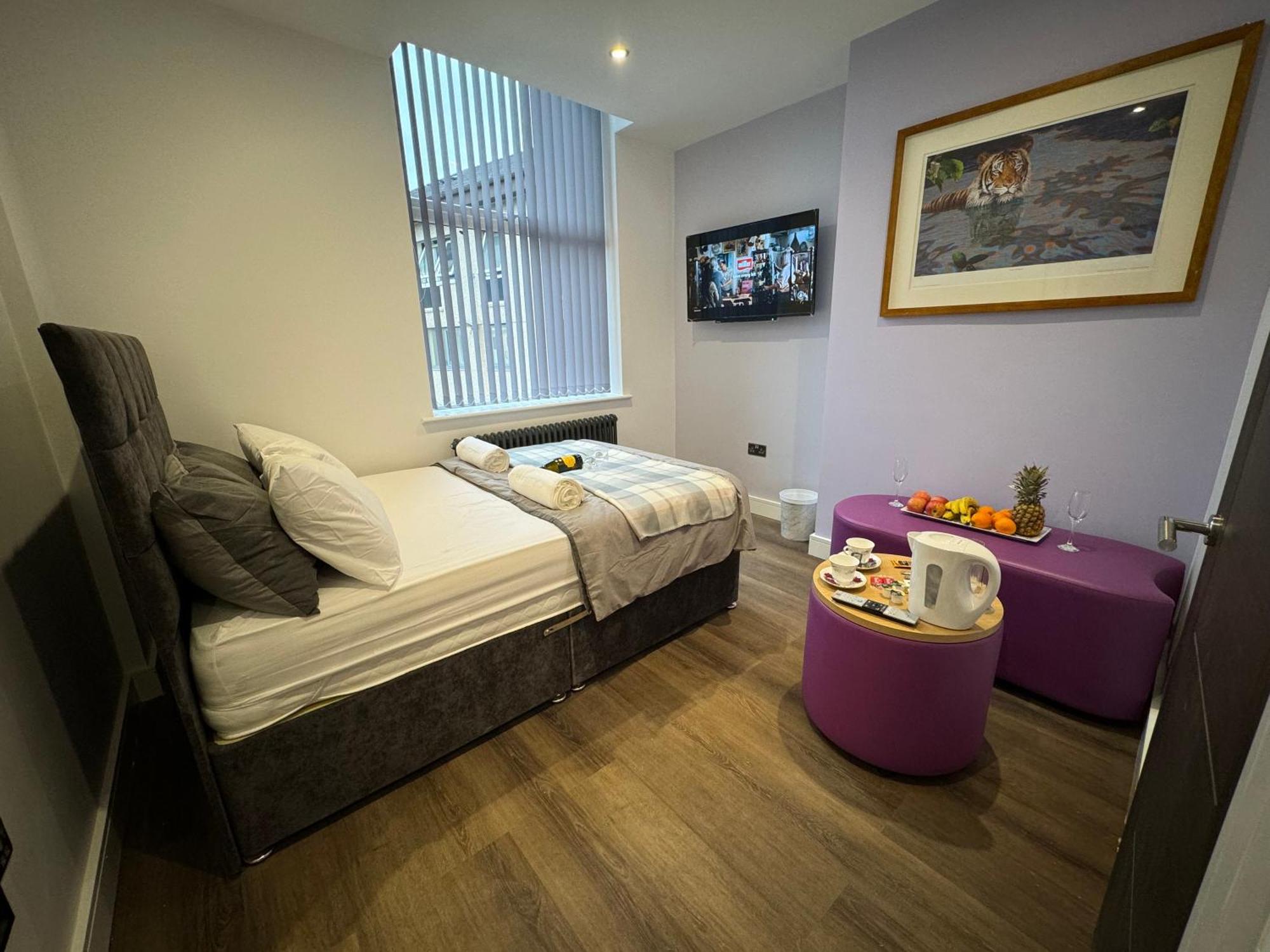 Southgate Luxury Apartments Elland Exterior photo