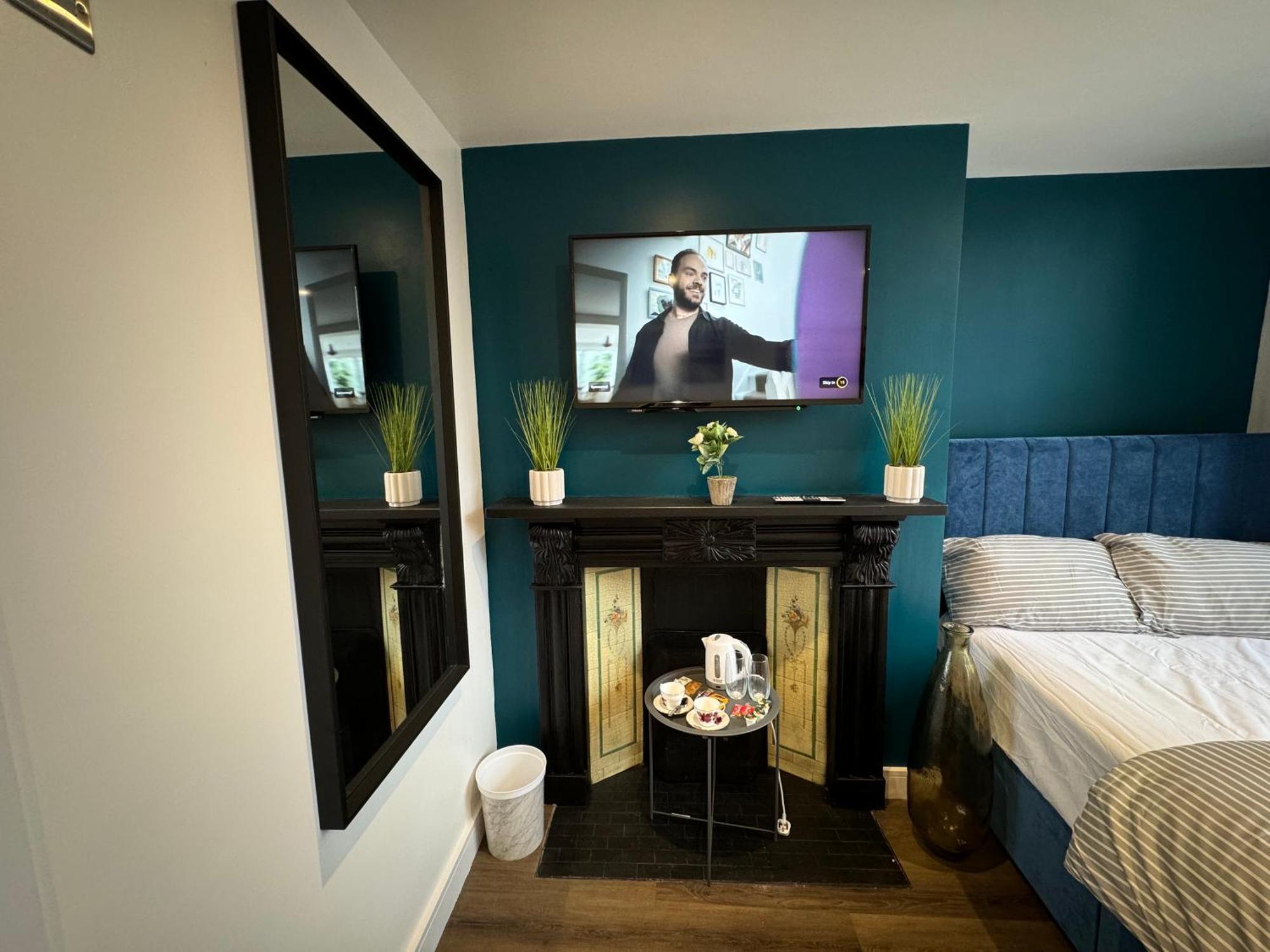 Southgate Luxury Apartments Elland Exterior photo