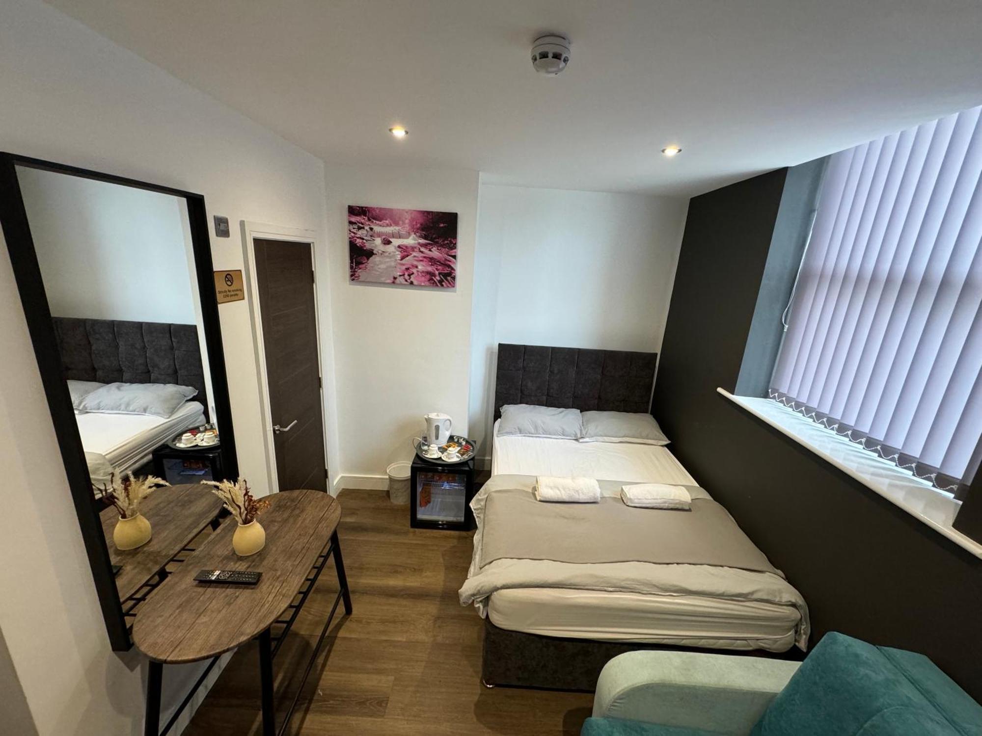 Southgate Luxury Apartments Elland Exterior photo