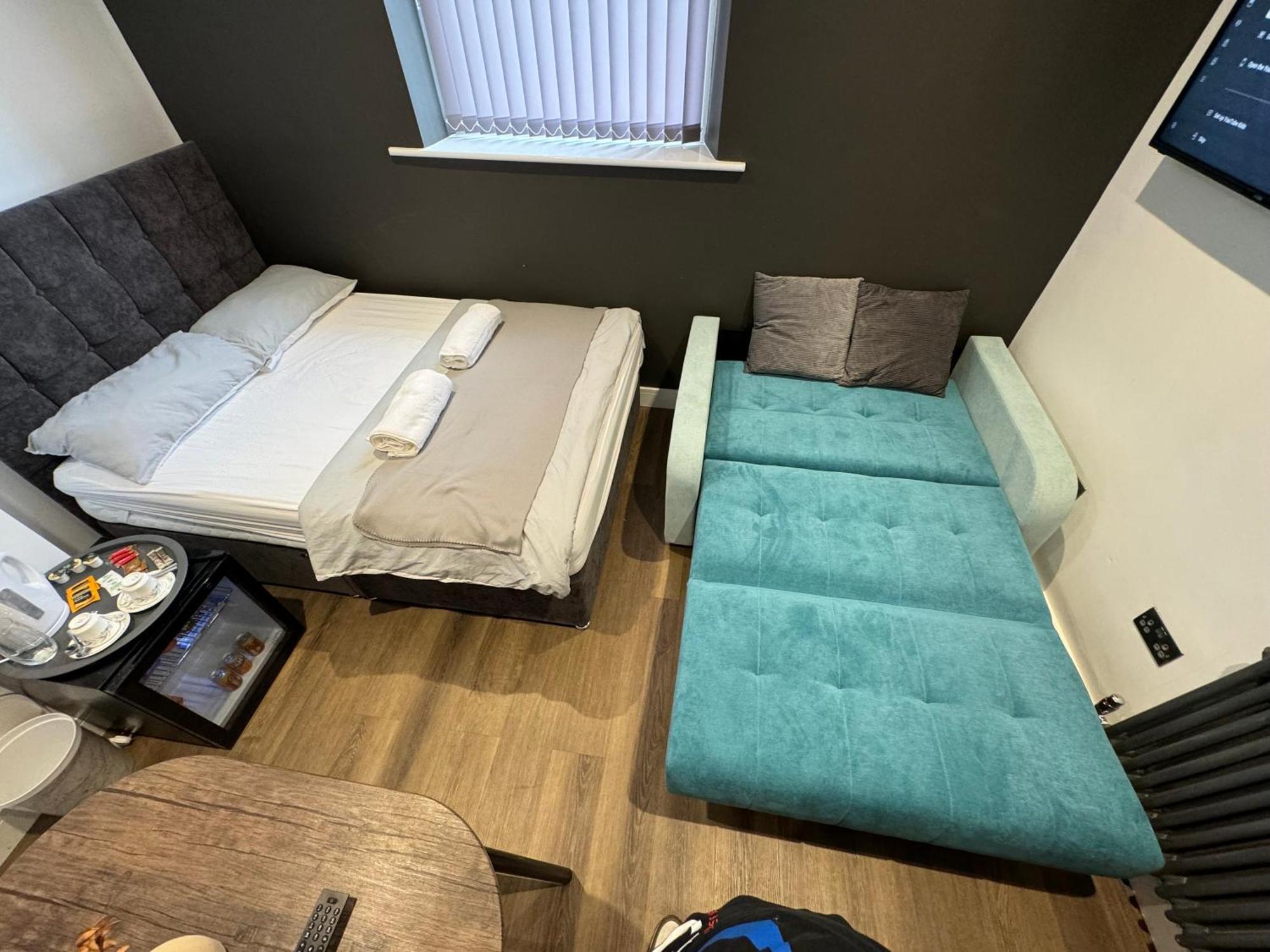 Southgate Luxury Apartments Elland Exterior photo
