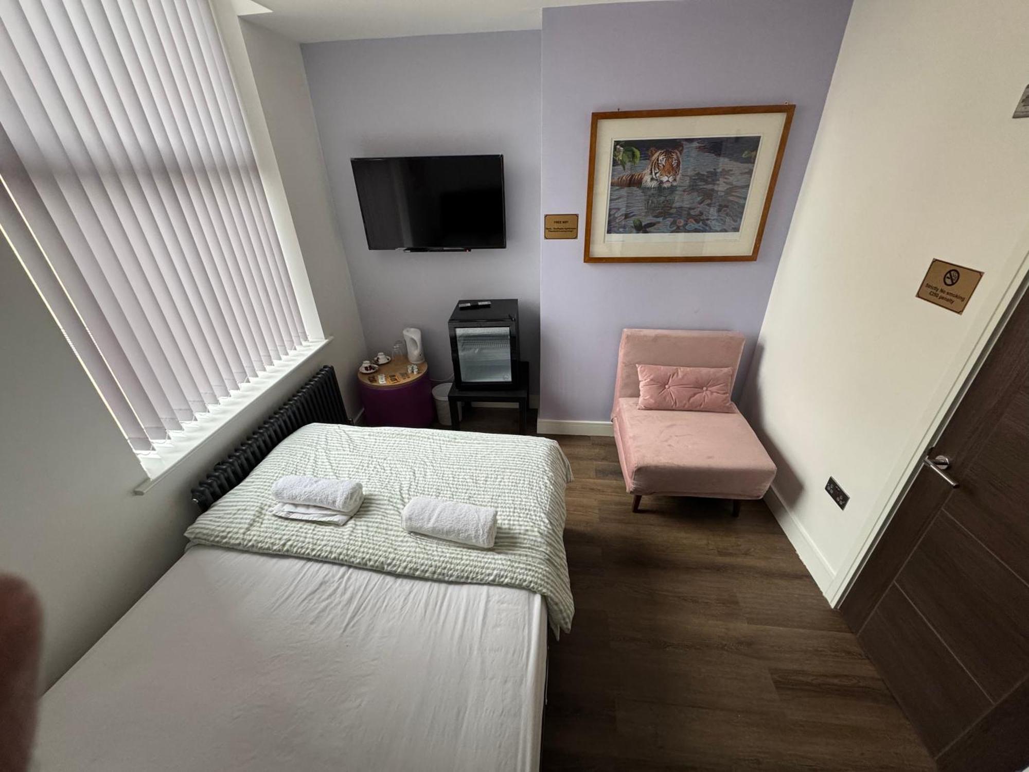 Southgate Luxury Apartments Elland Exterior photo