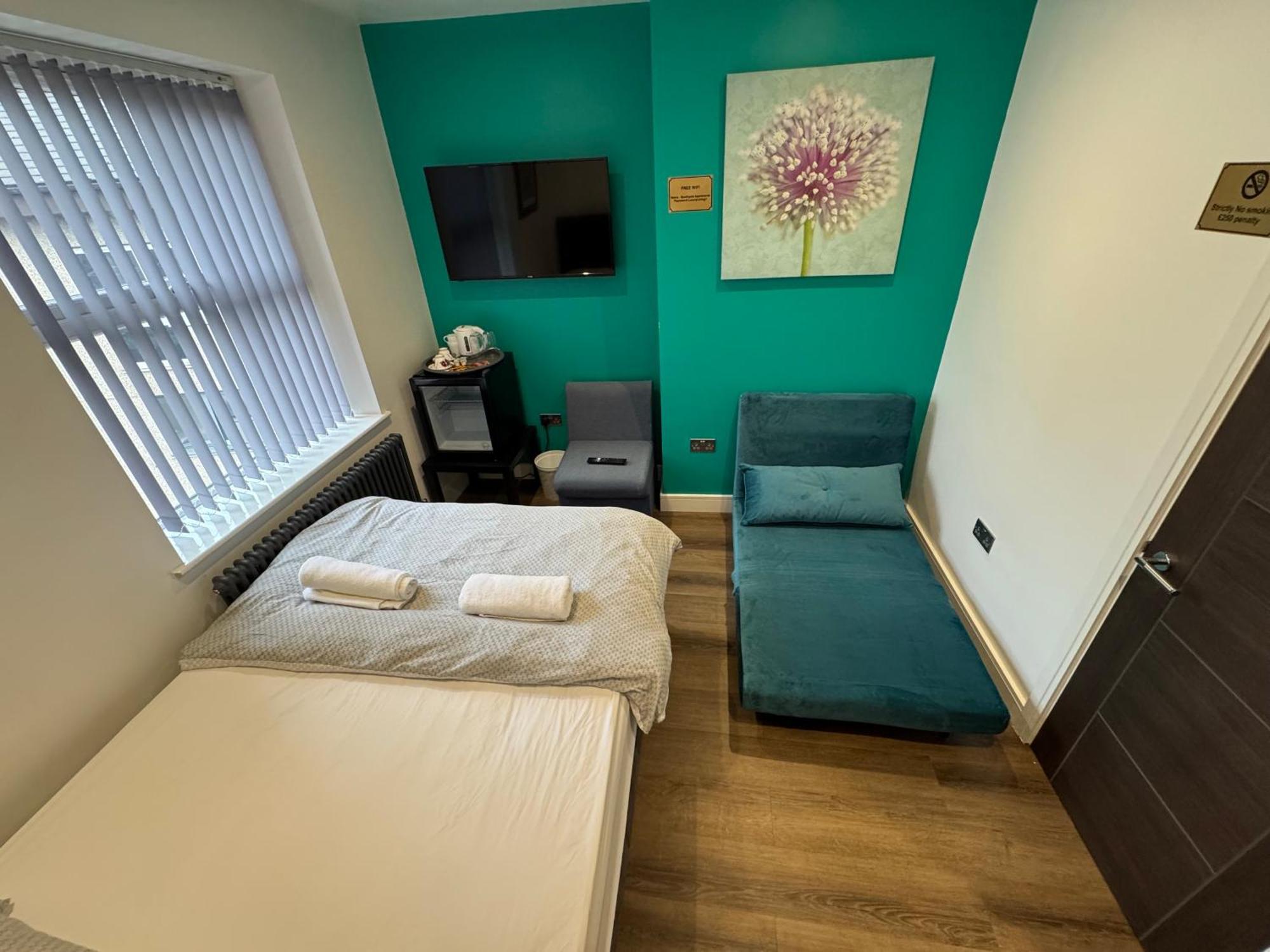 Southgate Luxury Apartments Elland Exterior photo